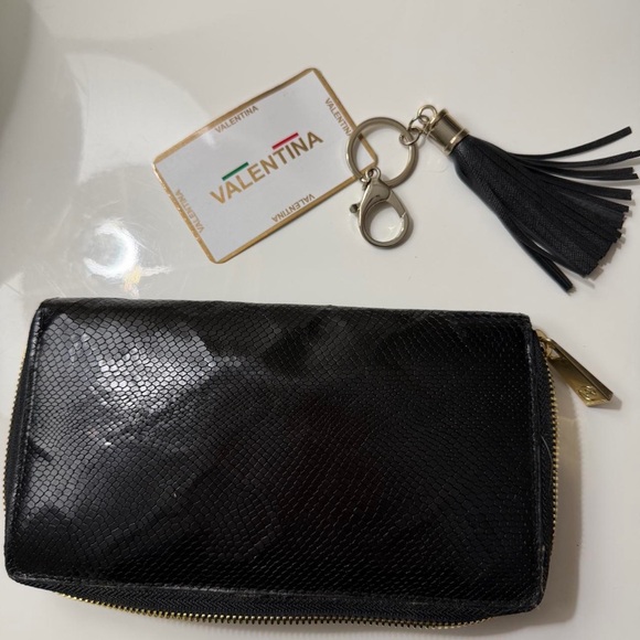 Valentina Textured Black Clutch with Tassel - Picture 3 of 4